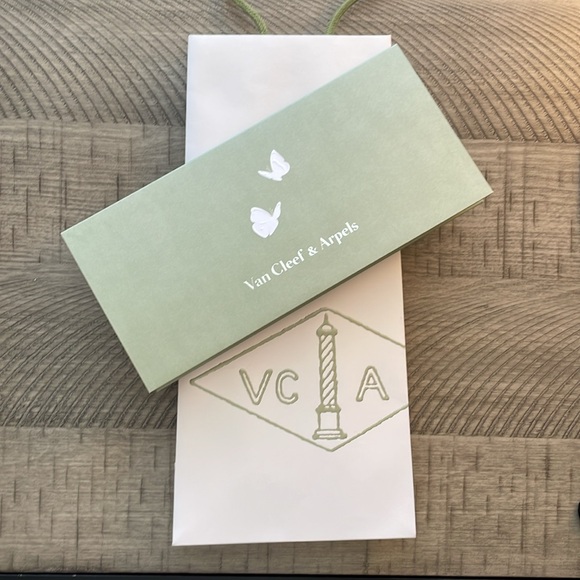 Van Cleef Bag - Picture 7 of 7